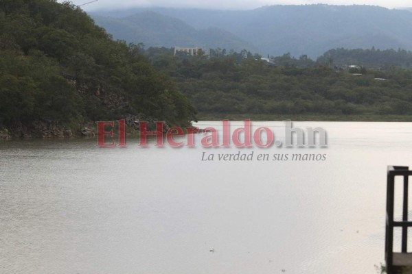 Fotos: Así luce la represa Los Laureles tras alcanzar su nivel máximo