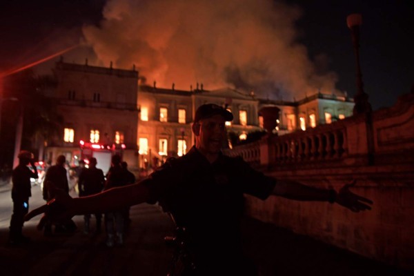 Imágenes: Destruido quedó el Museo Nacional de Brasil en Río de Janeiro tras voraz incendio