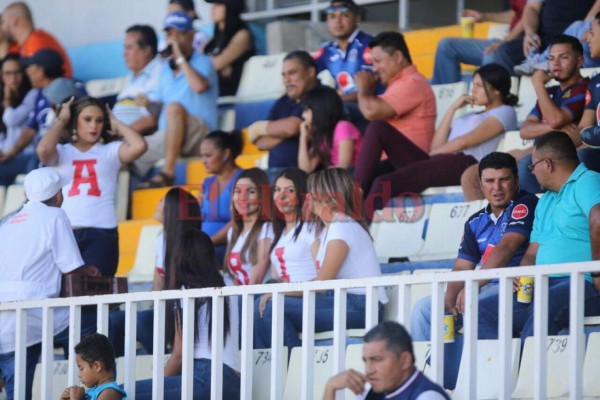 Rostros angelicales y cuerpos esculturales en el duelo Motagua vs Marathón