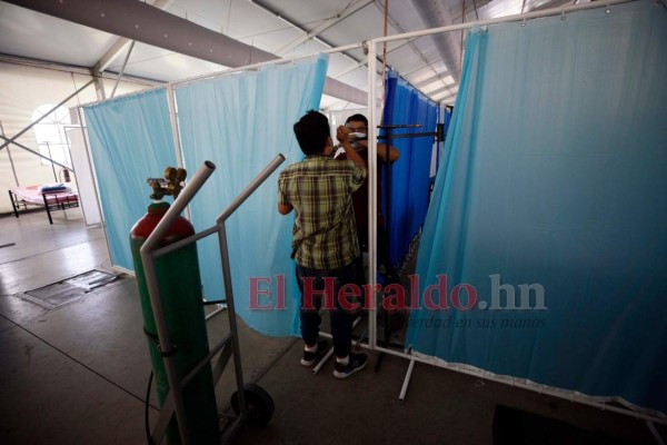 FOTOS: Últimos preparativos para abrir triaje en el Bazar del Sábado