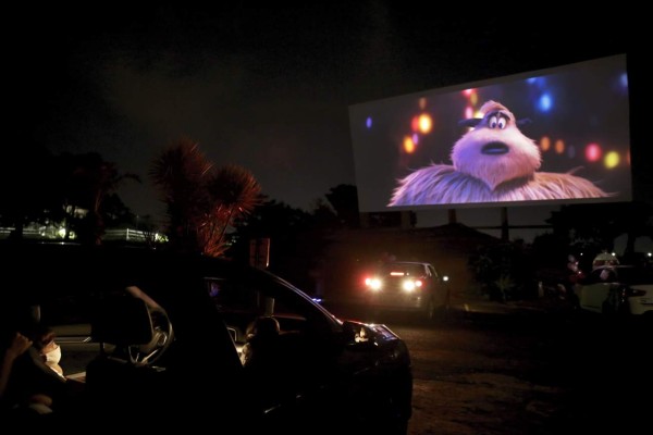 Fotos: Autocine en Brasil, para huir de la pesadilla del Covid-19