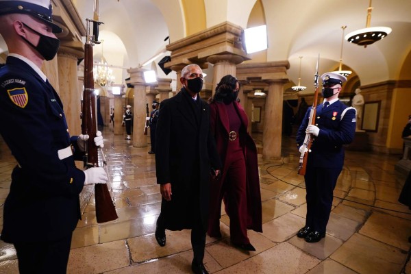 Michelle Obama impacta con poderoso look en investidura de Biden