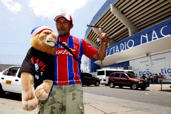 Ambientazo en la capital para la fiesta del fútbol