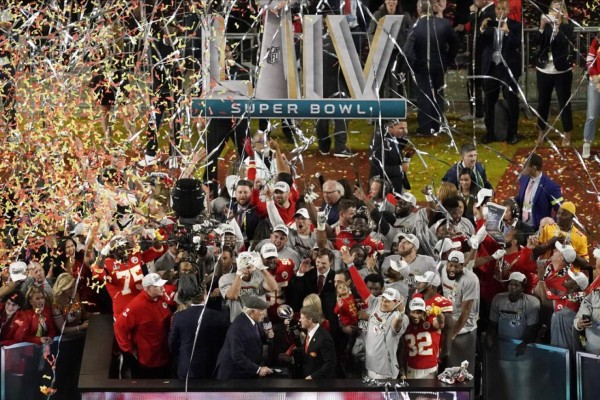 Baile, alegría y pirotecnia: las 10 mejores fotos del Super Bowl