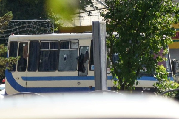 FOTOS: Tensión y zozobra en Ucrania por toma de rehenes en un bus