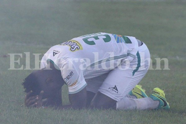 El trago amargo de los jugadores del Platense tras la derrota