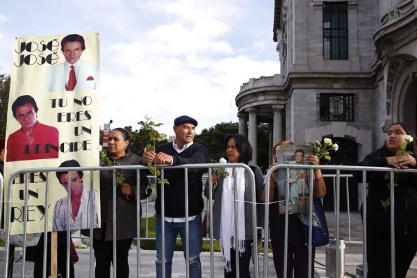 FOTOS: El tributo de los mexicanos a las cenizas de José José