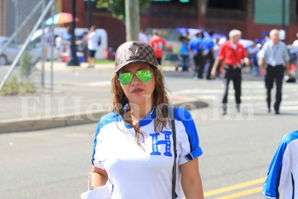 Las bellezas catrachas en el Red Bull Arena de Nueva Jersey