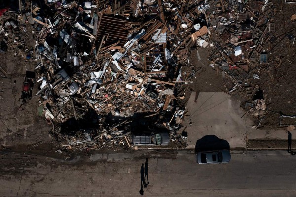 Así luce Kentucky tras el paso de 'la más mortífera' serie de tornados (FOTOS)