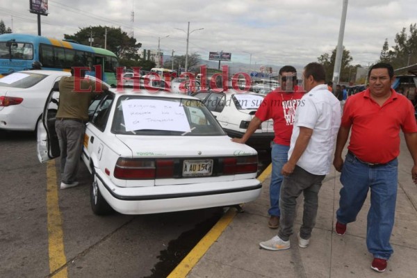 FOTOS: Colapsada, así permanece la capital durante paro de taxis