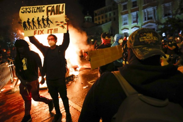 Trump pide mano dura mientras protestas por George Floyd no cesan (FOTOS)