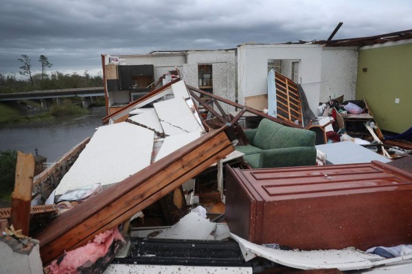 FOTOS: Luisiana y Texas sufren azote del huracán Laura que se debilita  