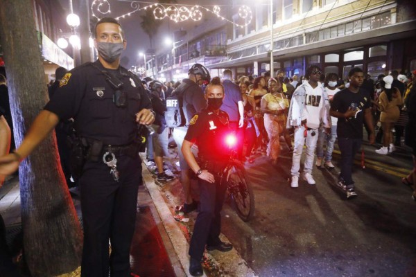 FOTOS: Festejos e irresponsabilidad en Tampa, Florida, previo al Super Bowl LV