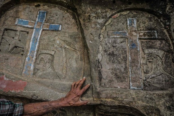 FOTOS: Artista ermitaño esculpe rocas en una montaña de Nicaragua