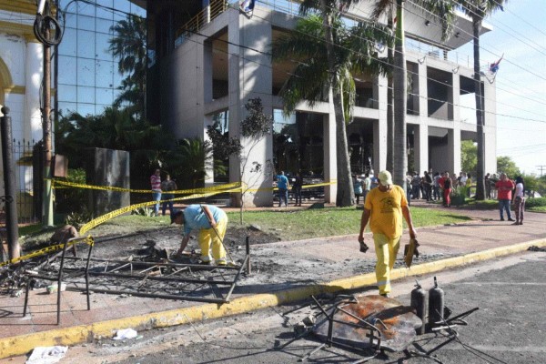 Así amaneció Paraguay tras disturbios por reelección  