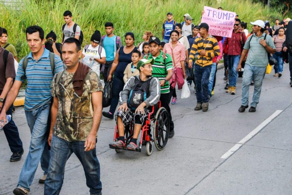 Así es la caravana de migrantes hondureños que se dirige a Estados Unidos