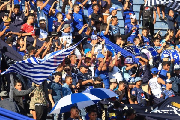 FOTOS: La hinchada infantil puso el ambientazo en el clásico Motagua vs Real España