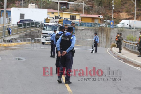 FOTOS: Estrictos operativos controlan toque de queda absoluto en la capital