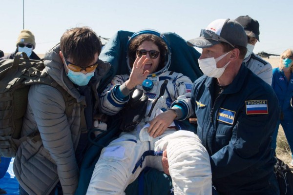 Astronautas de Estación Espacial regresan a la Tierra en plena pandemia