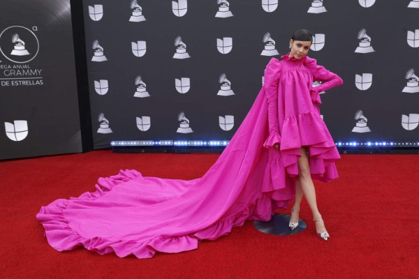 FOTOS: Los peor vestidos de los Latin Grammy 2019