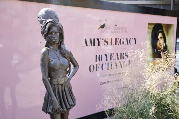 Amy Winehouse, la potente voz apagada por la soledad, las drogas y el alcohol