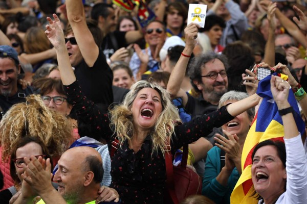 Así viven los catalanes su independencia de España, 27 días después del referéndum