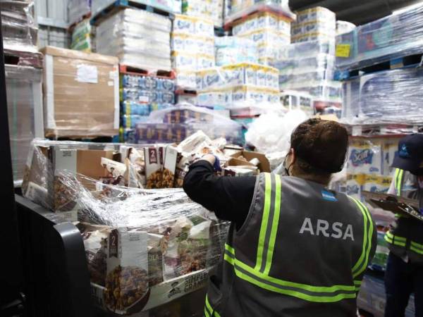 La Agencia de Regulación Sanitaria revisó varias distribuidoras, donde encontraron los productos bajo alerta por Salmonela.