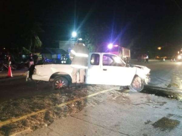 Uno de los conductores falleció tras el fuerte impacto entre los automóviles.