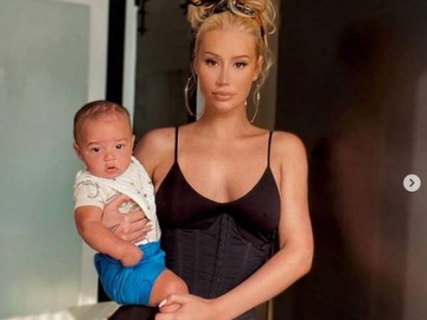 Esta es la primera foto de Iggy Azalea con su hijo Onyx. Foto: Instagram