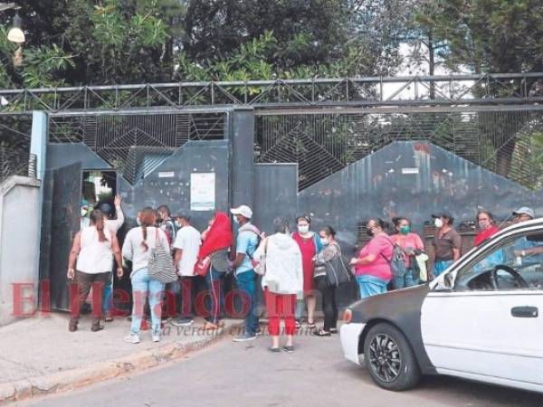 Se conoce que para mitigar la ausencia de medicamentos se entregan otros, no obstante, estos no tienen los mismos efectos. FOTO: Efraín Salgado/EL HERALDO