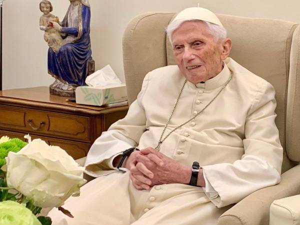 Benedicto tenía 95 años y pasó los últimos 10 años, tras su renuncia al papado, en un monasterio del Vaticano.