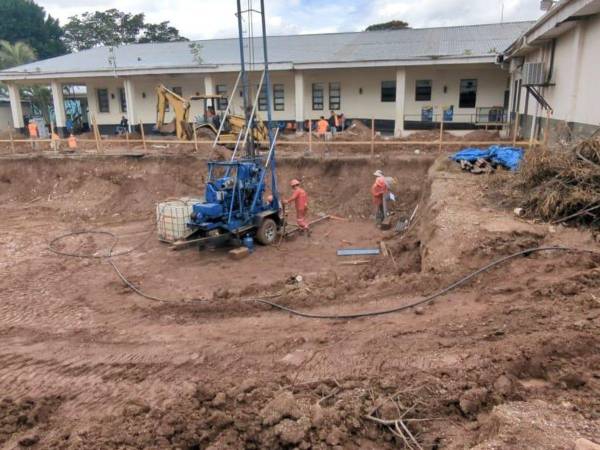 Avance de la construcción del búnker en el Hospital San Felipe.