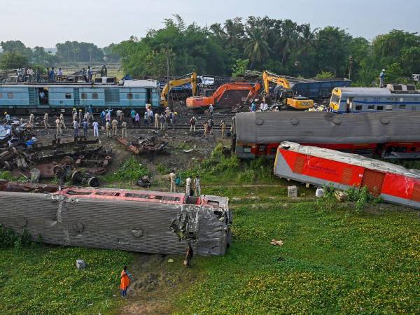 Tres trenes impactaron en el terrible accidente.