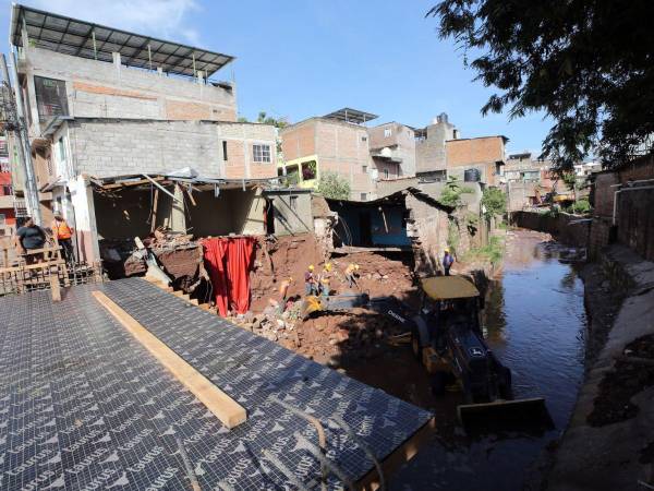 El barrio Los Jucos y la colonia Alameda se han visto afectados con las recientes lluvias que han azotado la capital de Honduras, por lo que se llevan a cabo varios trabajos de parte de la Alcaldía Municipal.