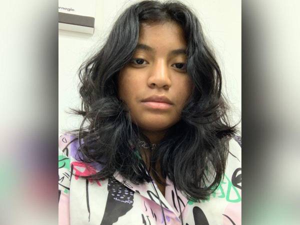 Familia desesperada busca a la menor Camila Lucía López Castro, una estudiante que desapareció del bulevar Suyapa este sábado -4 de noviembre-.