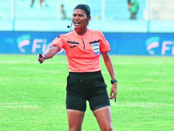 Merlin en su partido debut en la primera división de Honduras.