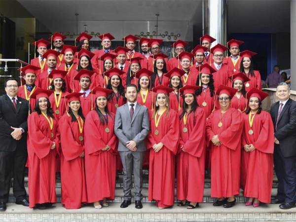 UTH Florida University cuenta con 3 programas de licenciaturas y 5 maestrías dentro de la rama administrativa.