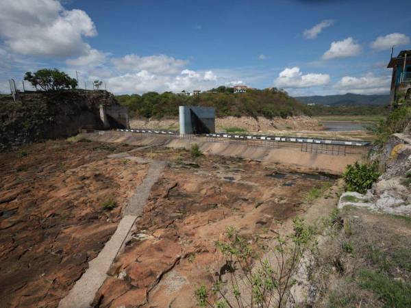 El edil Jorge Aldana dijo el pasado 23 de mayo que el suministro de agua está garantizado hasta julio; se pronostican lluvias copiosas.