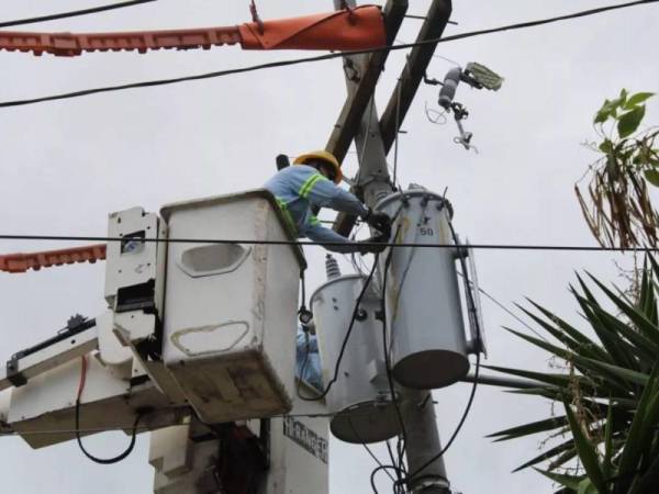 La Comisión Reguladora de Energía Eléctrica había proyectado que la demanda máxima alcanzaría 1,936 megavatios.