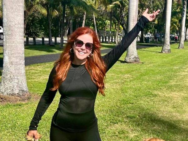 María Celeste Arrarás compartió una fotografía con el misterioso hombre.