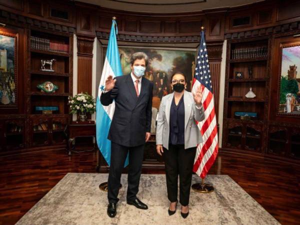 La presidenta recibió a la delegación de Estados Unidos en Casa de Gobierno durante la mañana de este viernes.