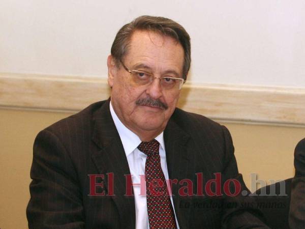 El exfiscal Orellana actualmente es ministro asesor.