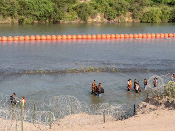 El Departamento de Justicia estadounidense presentó una demanda civil para impedir que el gobierno de Texas coloque barreras adicionales y retire las ya existentes.