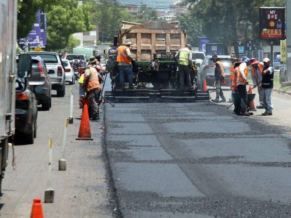 Los trabajos de bacheo son en varias zonas de la ciudad.