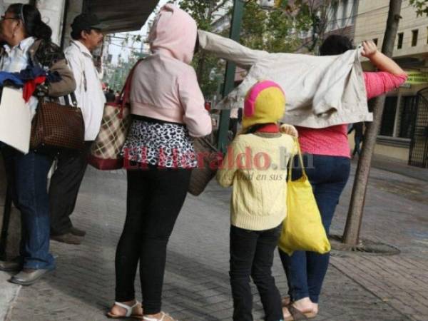 Copeco recomienda sacar los abrigos por las condiciones climáticas que afectan al país.