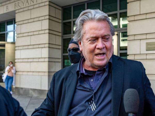 El abogado de Bannon, Evan Corcoran, dijo que “nadie ignoró la citación”, ya que se llegó a negociar con el comité la fecha de su declaración.