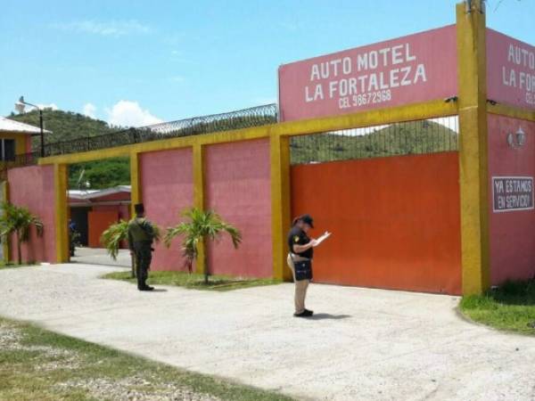 En Cofradía, Cortés, se aseguró el auto motel La Fortaleza, en el marco de la operación Avalancha III, que busca golpear otra estructura financiera de la Mara Salvatrucha. Foto: Ministerio Público.