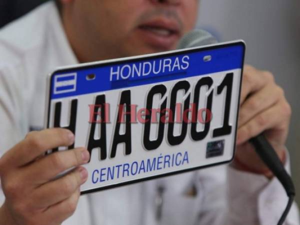 24 meses durará el cambio de 1.8 millones de placas vehiculares que hay en Honduras. Foto: David Romero/EL HERALDO