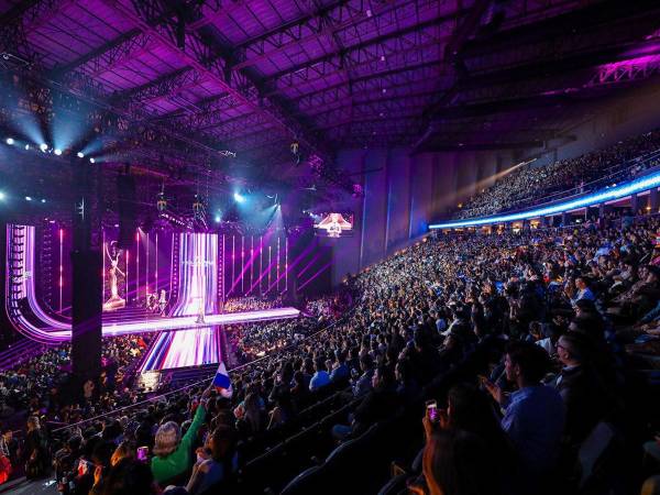 La gala comenzará a las 8:00 PM (hora local) y se alargará hasta las 10:00 PM, cuando se espera que se anuncie quién es coronada como Miss Universo 2023.