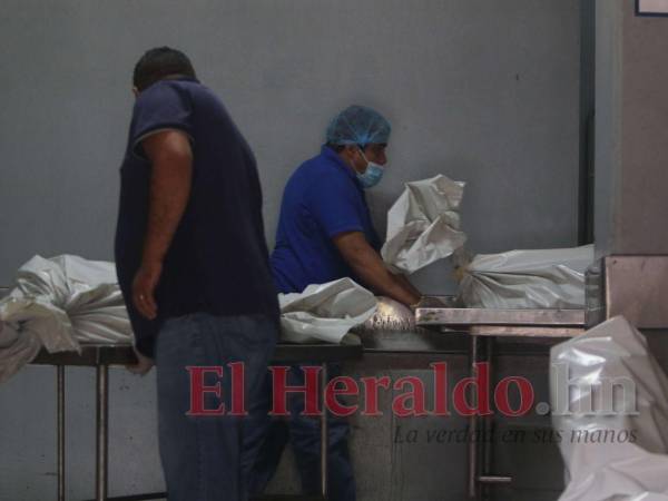 El cadáver de Eduardo David Corea Posadas fue ingresado a la morgue, donde se le realizó la autopsia.